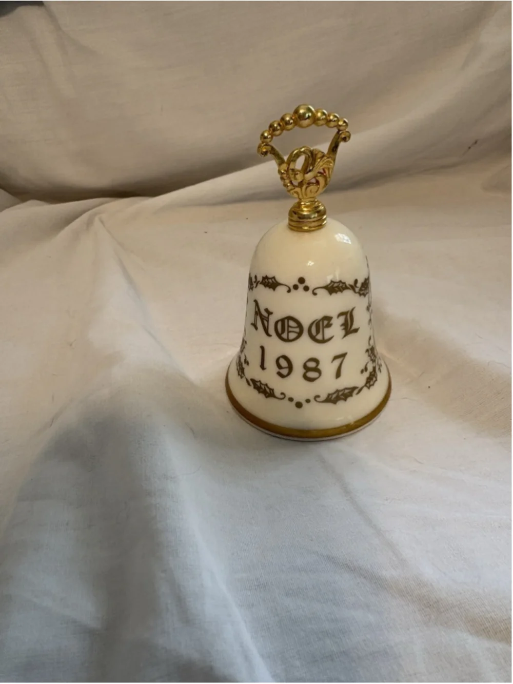 Gotham Noel Christmas Bell Fine China W/gold-tone Handle Vintage. 1051
